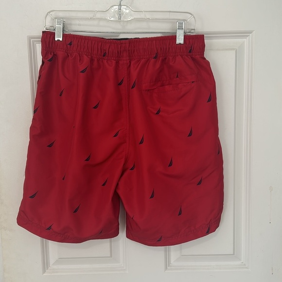 Nautica 8” quick dry sailboat print Swim Trunks shorts size medium maroon blue - Picture 4 of 7